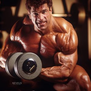 Lou Ferrigno doing concentration curls
