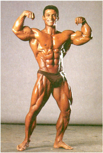 Mohamed Makkawy double biceps