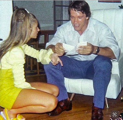 Young Arnold reading a note from a woman